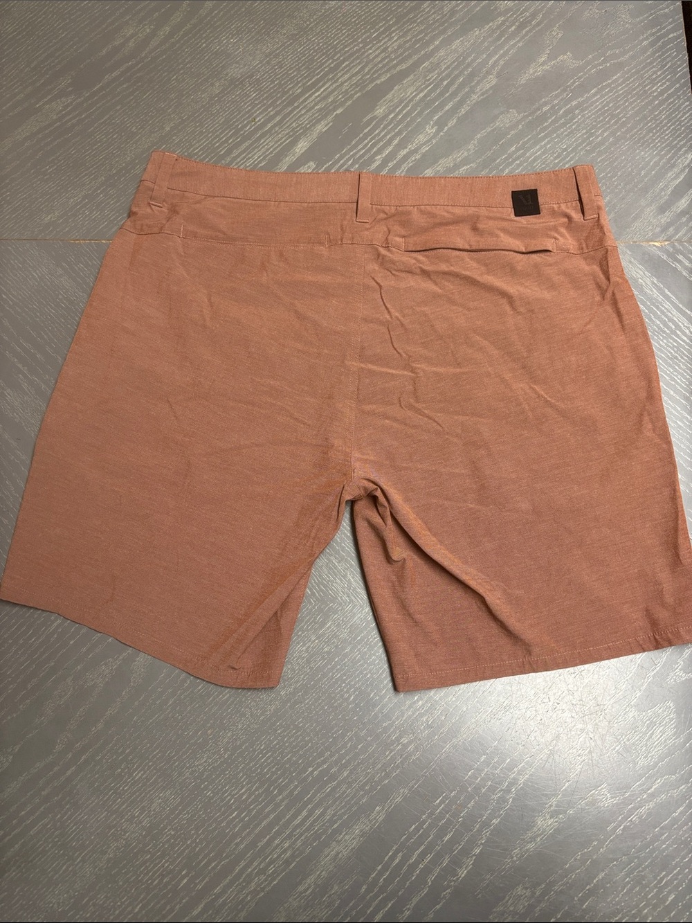 Vuori Men's Flat-Front Stretch Shorts - Rust Brown